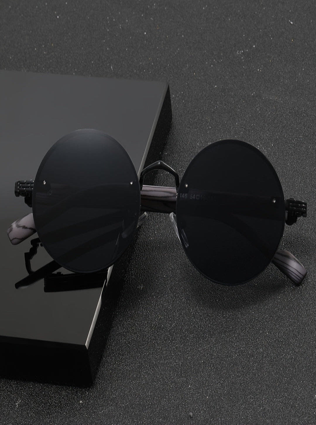 Virello | Montura Metálica y Toque Madera